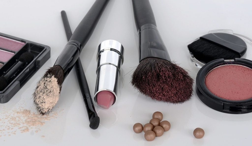 Cara Memilih Riasan Make Up Natural Untuk Pemula